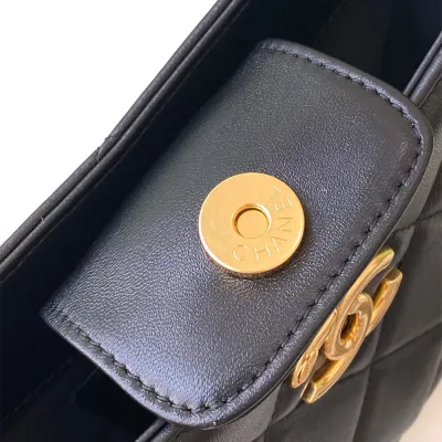CHANEL Hippie Bag
