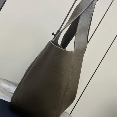 YSL LE 5 A 7 BEA IN GRAINED LEATHER
