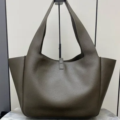 YSL LE 5 A 7 BEA IN GRAINED LEATHER