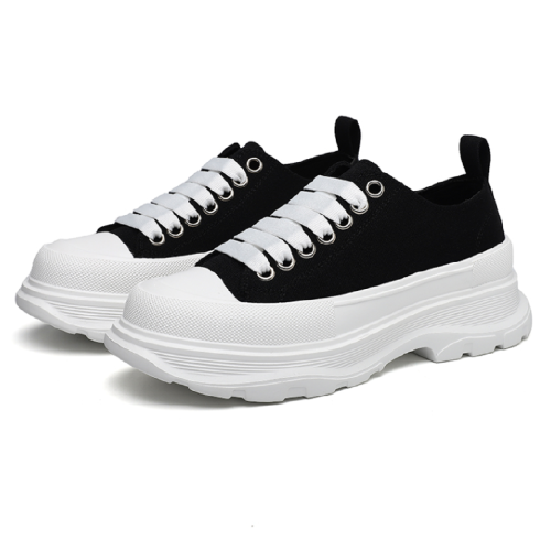 MEN'S Alexander McQueen Tread Slick Lace Up Sneakers in Black/white