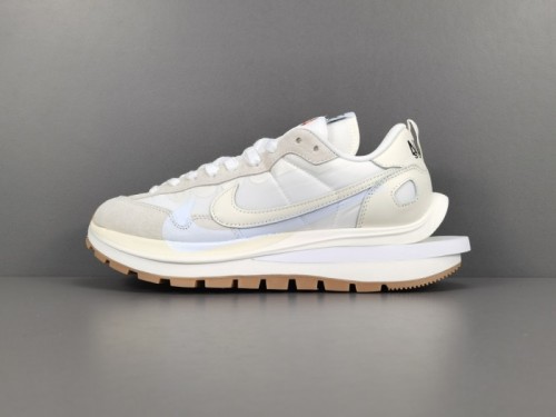 Nike Vaporwaffle sacai Sail Gum