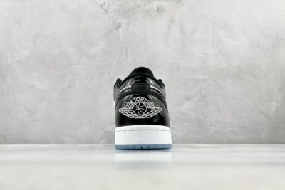 Jordan 1 Low SE Concord