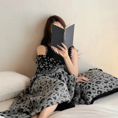 Scandinavian modern style soft skin friendly sofa blanket
