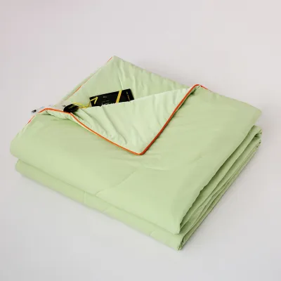 Silk Summer Quilt Super Soft Lightweight Polyester Filled Duvet Cover Cooling Quilt for Summer Suitable for Home or Hotel Use Solid Color Design