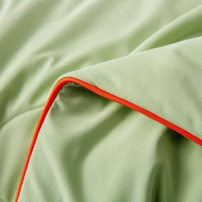 Silk Summer Quilt Super Soft Lightweight Polyester Filled Duvet Cover Cooling Quilt for Summer Suitable for Home or Hotel Use Solid Color Design