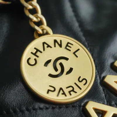 CHANEL 22 MINI HANDBAG