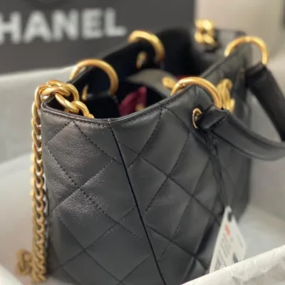 CHANEL SHOPPING BAG
