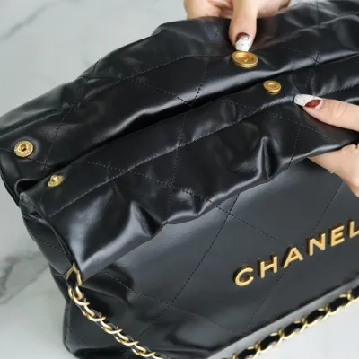 CHANEL 22 HANDBAG