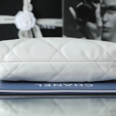 CHANEL 22 HANDBAG