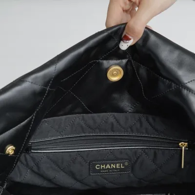 CHANEL 22 HANDBAG