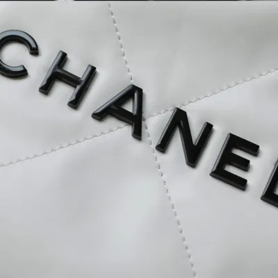 CHANEL 22 HANDBAG