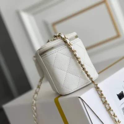 Chanel chain cosmetic bag