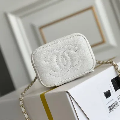 Chanel chain cosmetic bag