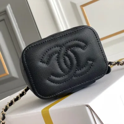 Chanel chain cosmetic bag