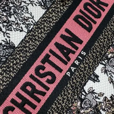 Dior Medium Lady D-Lite Bag