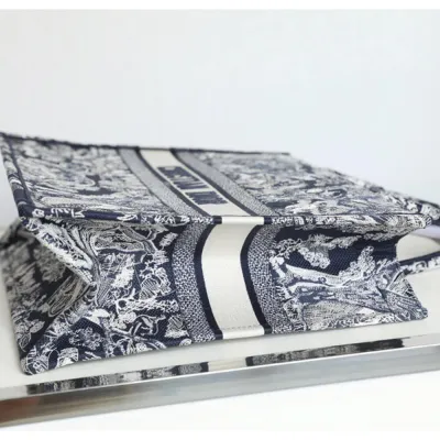 LARGE DIOR BOOK TOTE