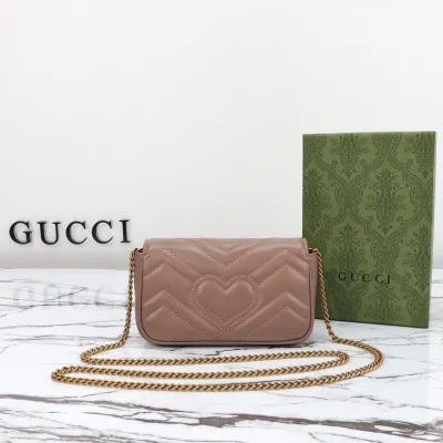 GG Marmont matelasse leather super mini bag