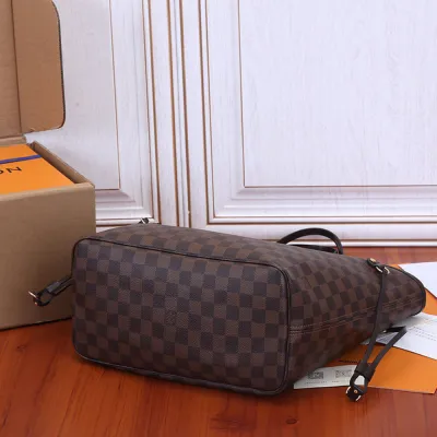 LV Neverfull MM Tote