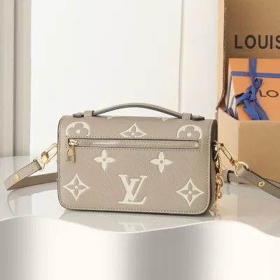 LV Pochette Metis East West