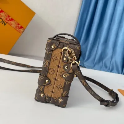 LV Petite Malle