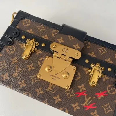 LV Petite Malle