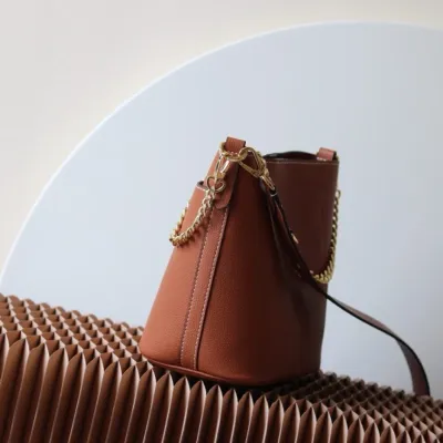LV Lock and Walk