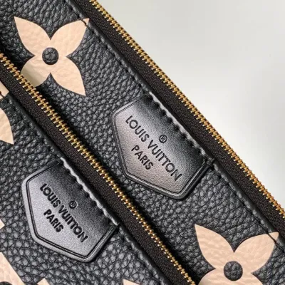 LV Pochette Accessoires