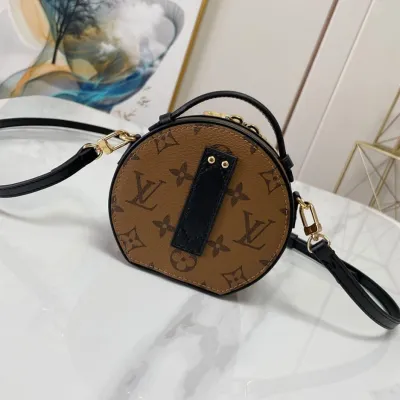 LV Boite Chapeau Souple MM