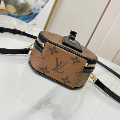 LV Boite Chapeau Souple MM