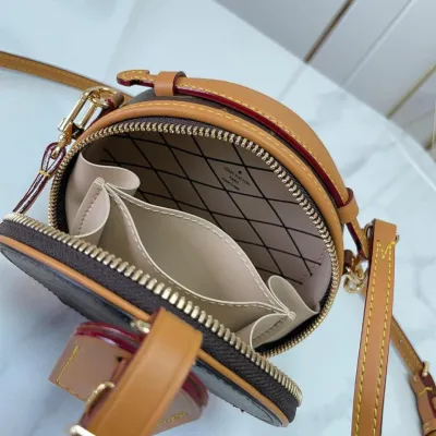 LV Boite Chapeau Souple MM