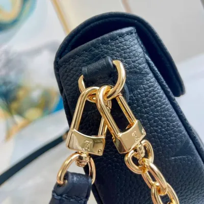 LV Wallet On Chain Ivy