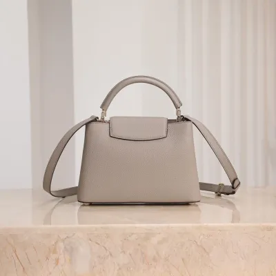 LV   Capucines MM