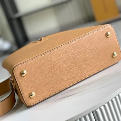 LV   Capucines MM