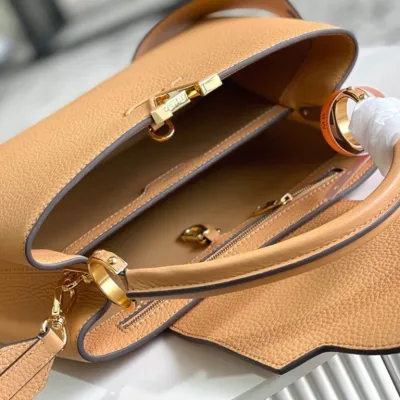 LV   Capucines MM