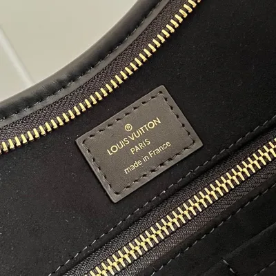 LV CarryAll MM