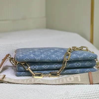 LV Coussin PM