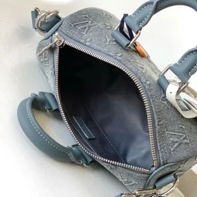 LV Keepall Bandouliere 25